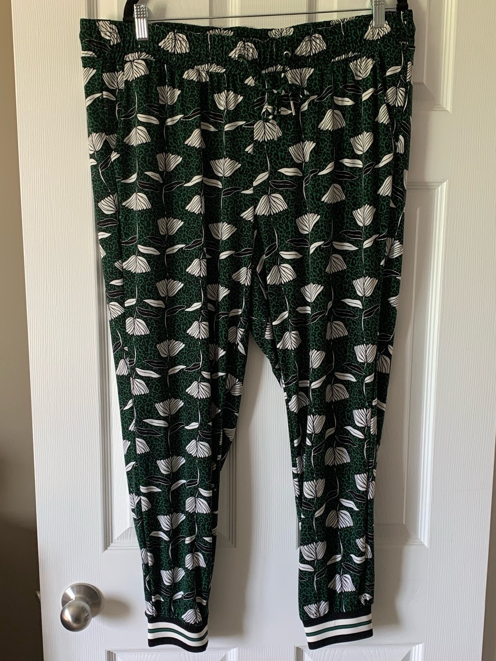 Sylvia Mollie x torrid Green and White Floral Jogger Pants